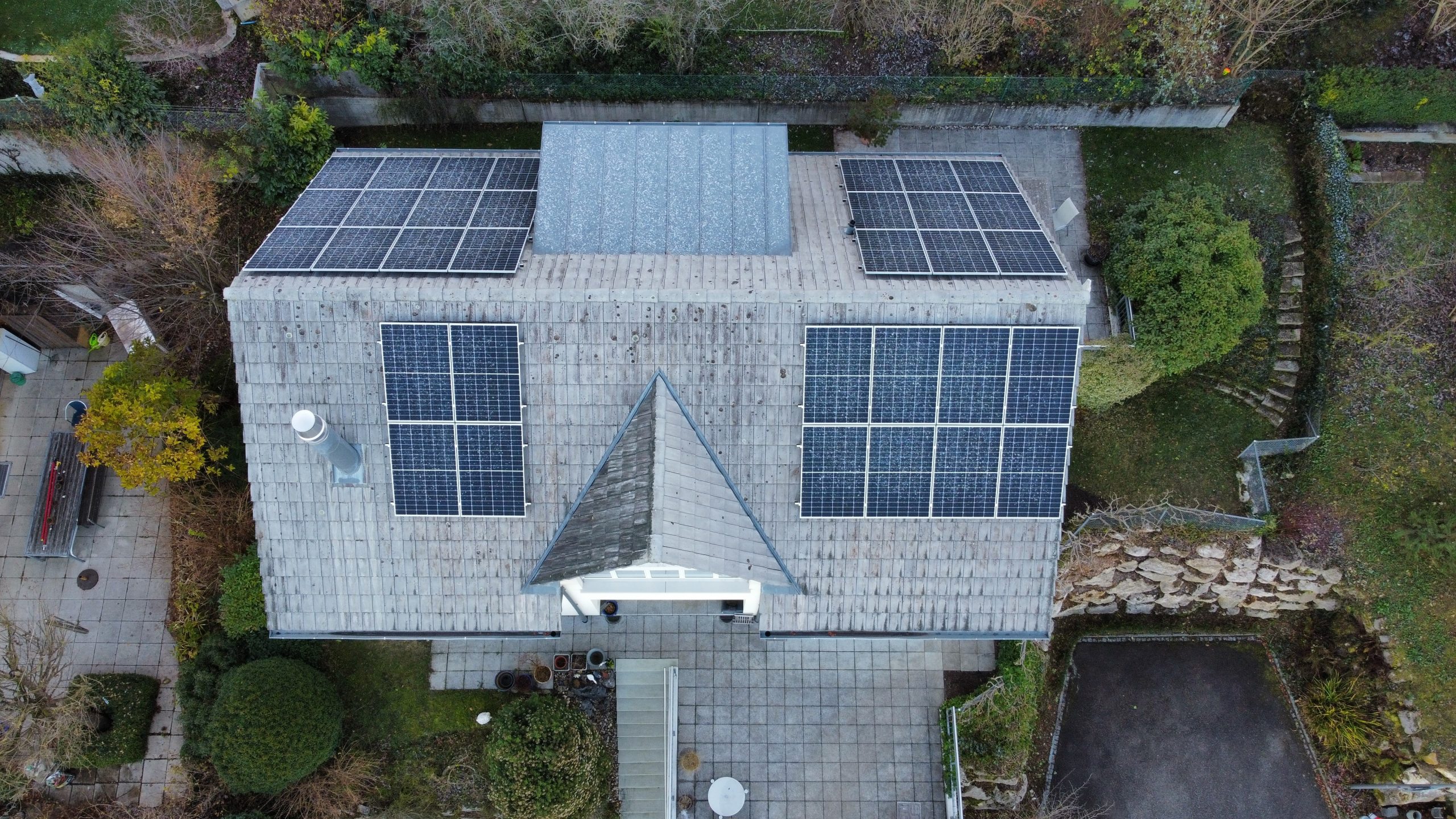 Photovoltaikanlage 13 kWp mit Batteriespeicher 4142 Münchenstein